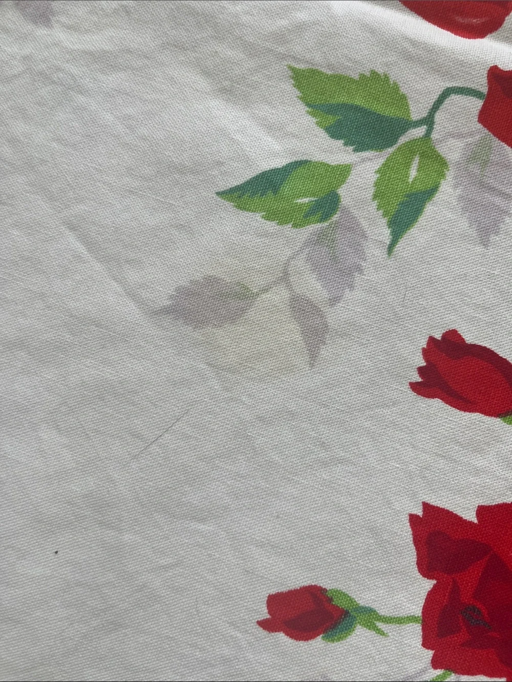 1950’s Tablecloth White Cotton Red Rose Print Square Vintage Wilendur